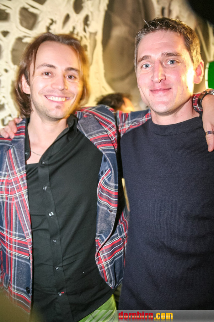 12455153.jpg