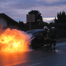 Strasshof: Pkw geriet während der Fahrt in Brand