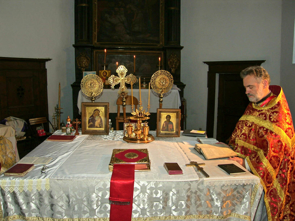 Pfarrer 1c_JPG-1357396061