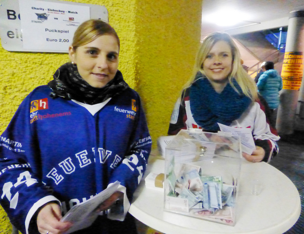 Maxi14Christina_Vanessa_jpg-1357510227