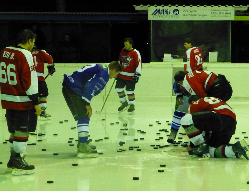 Maxi18Puckspiel_jpg-1357510255