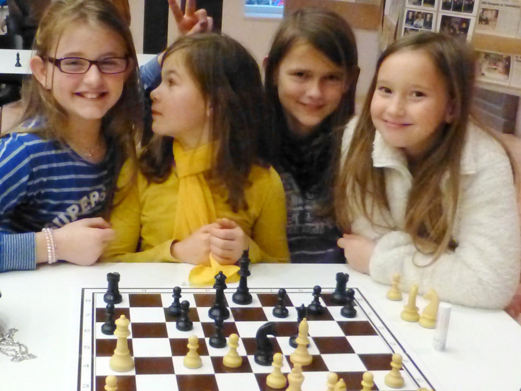 O18Maedels_jpg-1357601253