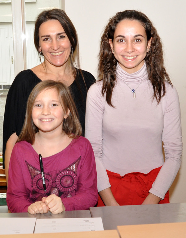 O30Maria_Alexa_Aydan_jpg-1357601285