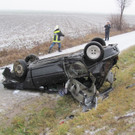 Unfall auf der B4: Fahrzeug überschlug sich wegen Schneeregen