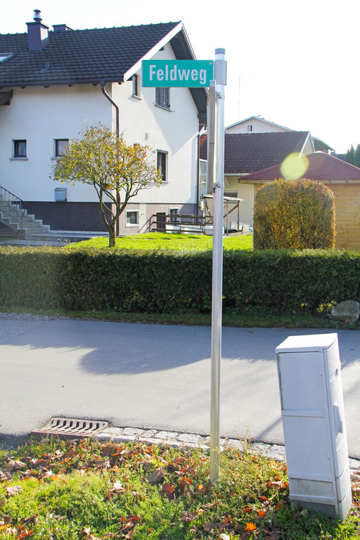 Feldweg1_JPG-1358008714