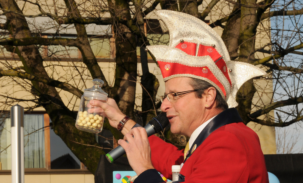 Schl__ssel__bergabe H__chst 12-01-2013 61_jpg-1358028636