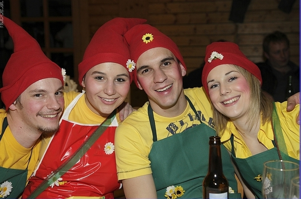 Lustige Zwerge beim Musikantenball.jpg