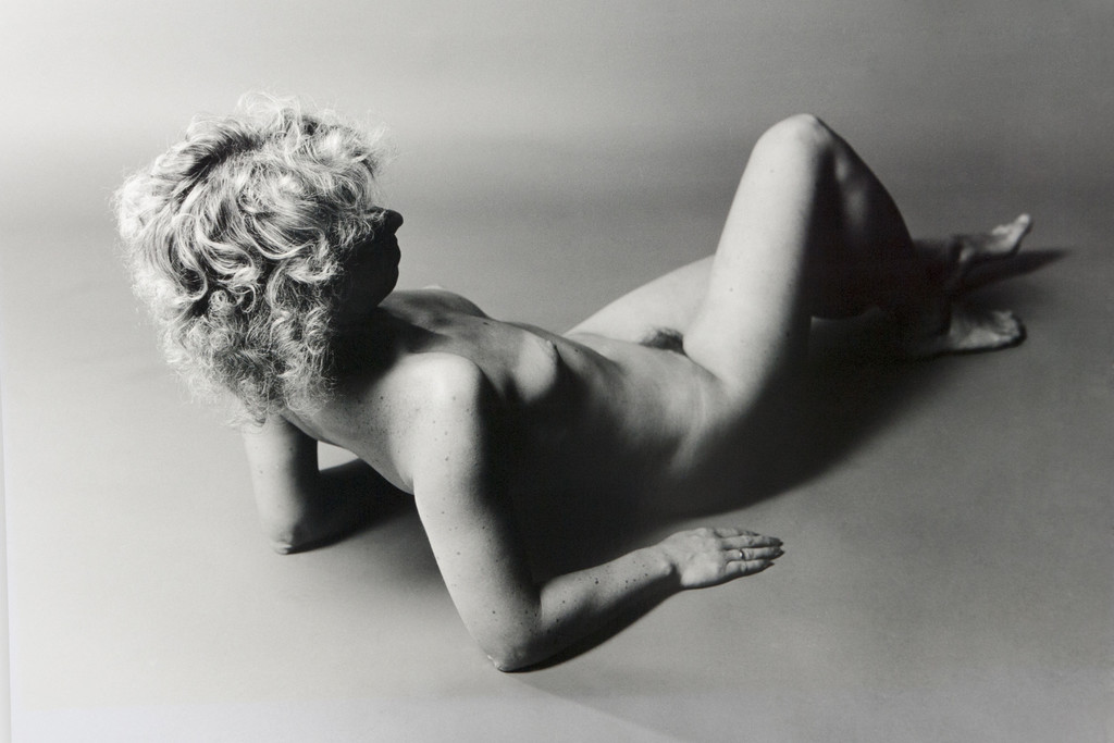 2000 Akt liegend_jpg-1358184099