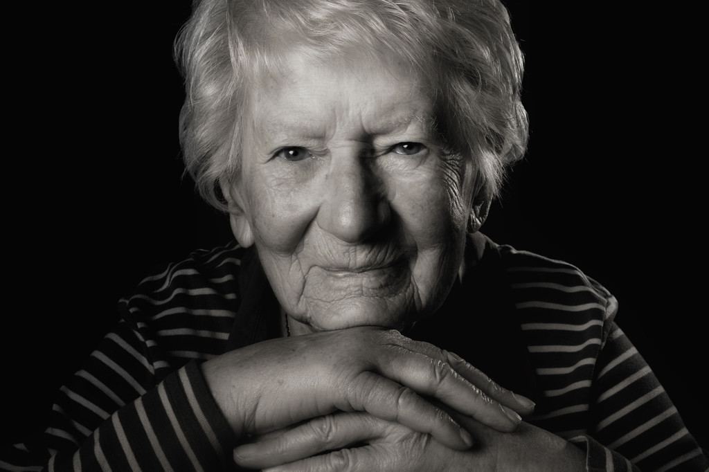 2012 Frau Behne_jpg-1358184267