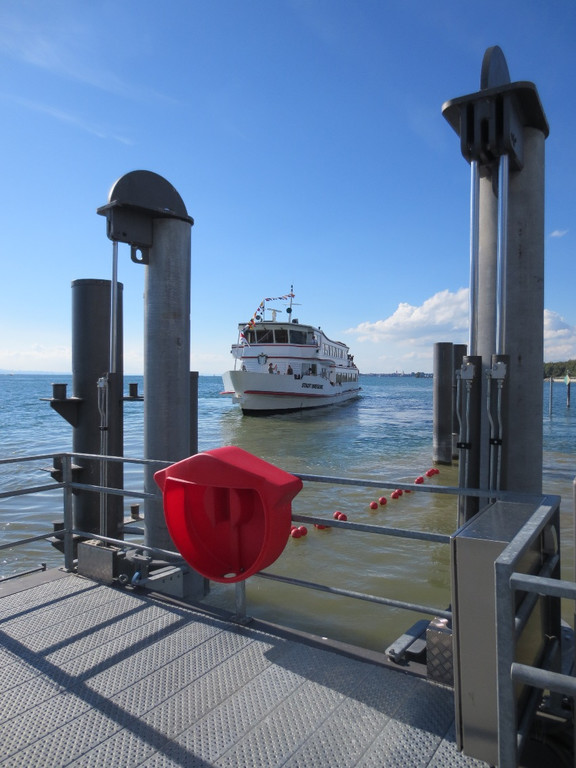 Schifffahrt am Landungssteg _23__jpg-1358437615