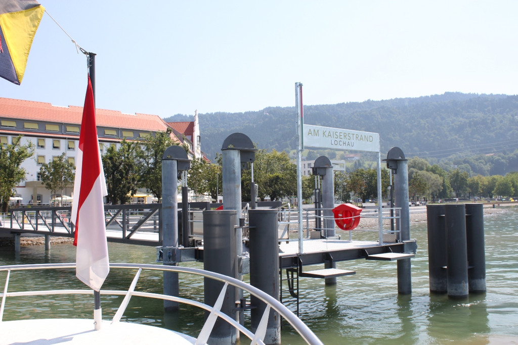 Schifffahrt am Landungssteg _17__jpg-1358437592