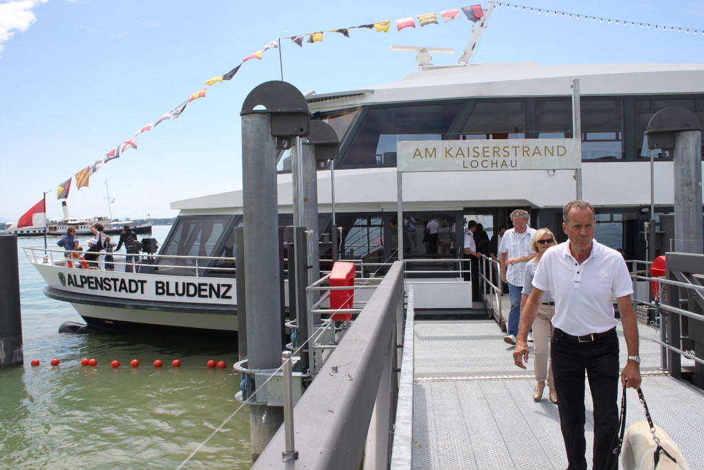 Schifffahrt am Landungssteg _16__jpg-1358437587