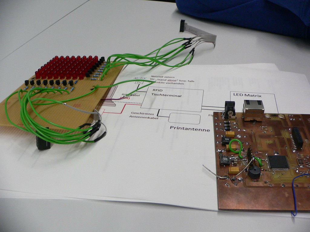 P6-_RFID-_Karten Leser_Print mit Test-LED-Matrix.JPG