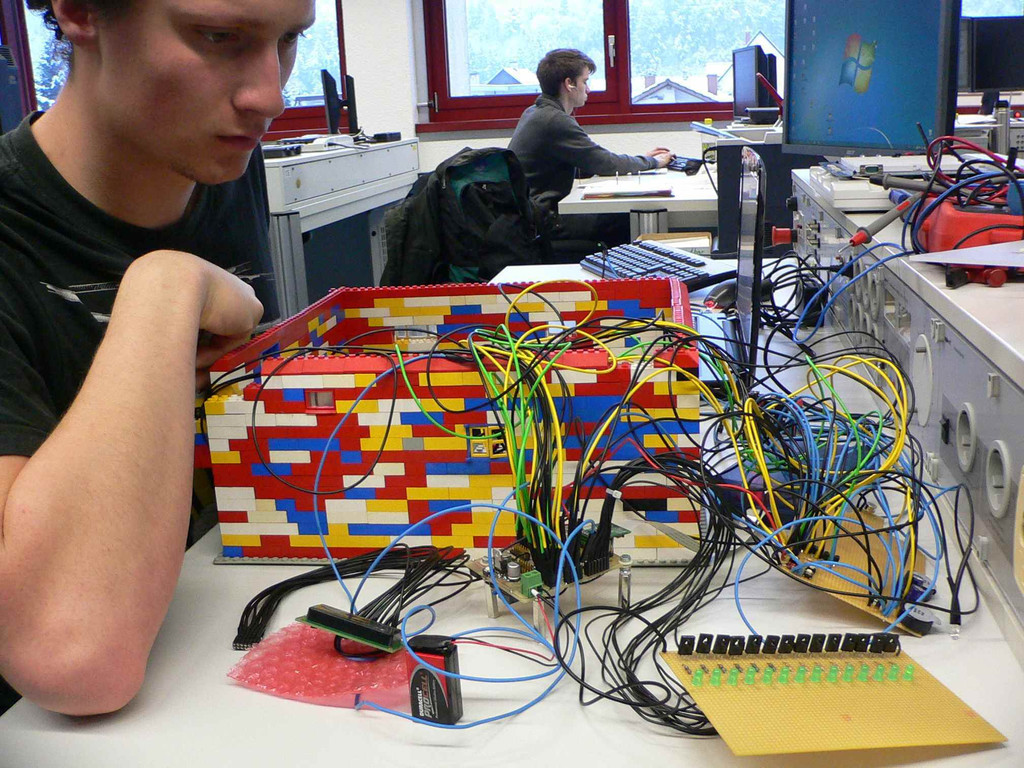 P8-Alarmanlage f__r Legohaus.JPG