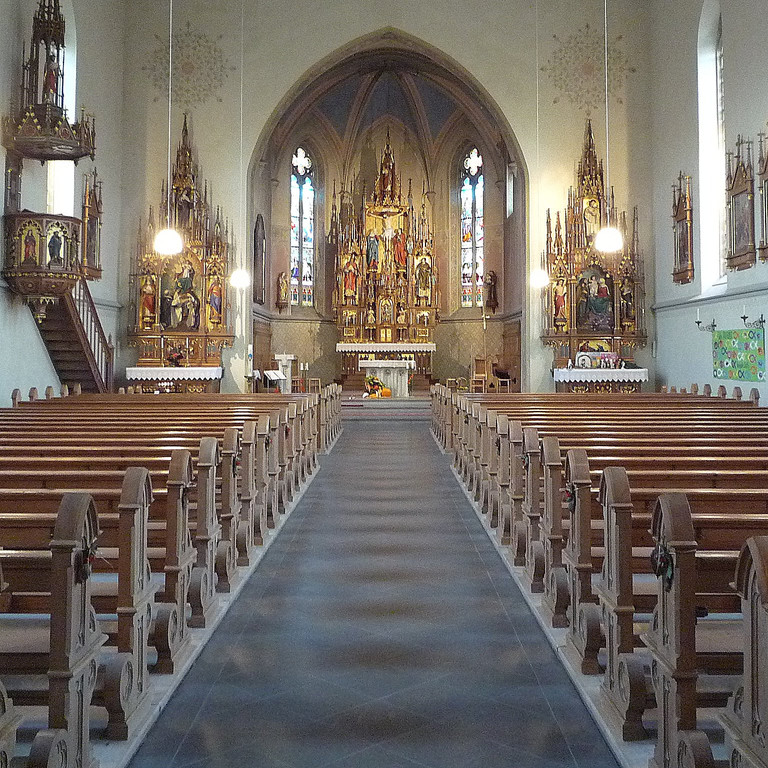 Kopie von 5 Kirche innen.jpg