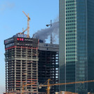 Brand auf Wolkenkratzer-Baustelle in Moskau