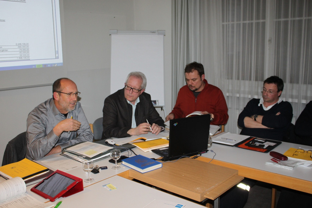 GV Sitzung BUDGET 2013 _14__jpg-1359189696