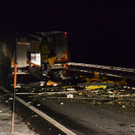 Lkw-Auffahrunfall mit Gefahrgut-Einsatz: A 21
