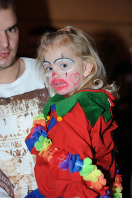 KinderfaschingMaeder158.JPG