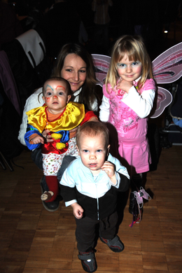 KinderfaschingMaeder240.JPG