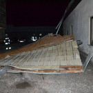 Ternitz: Sturm riss Blechdach vom Haus