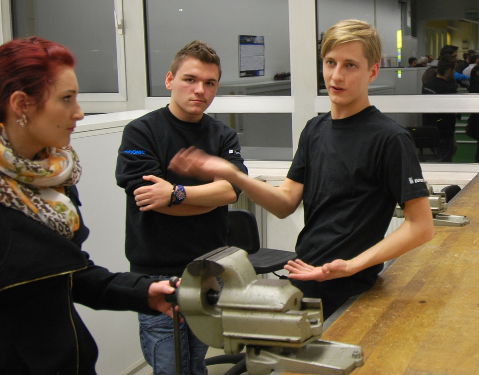 DSC_0077-1 Christoph Grabher _re_ steht vor dem Lehrabschluss_ Dann g__nnt er sich eine Auszeit f__r eine Reise nach S__dafr.jpg