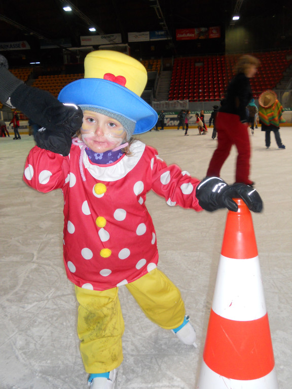 Alina _3_ aus Feldkirch drehte erste Pirouetten.JPG