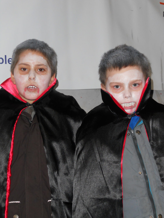 Damian _9_ und Jason _7_ aus Tisis.JPG