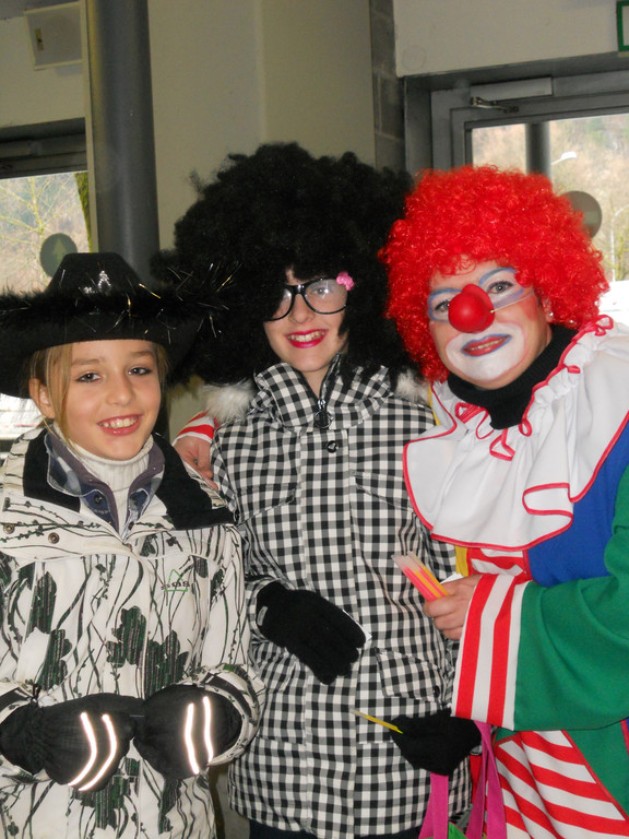 Franziska _9_ und Leonie _10_ aus Altenstadt mit Regina Pr__ckl _KKF_.JPG