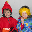 Jakob _10_ und Simon _7_ aus Feldkirch haben sich ihre Gratis-__berraschungst__te geholt.JPG