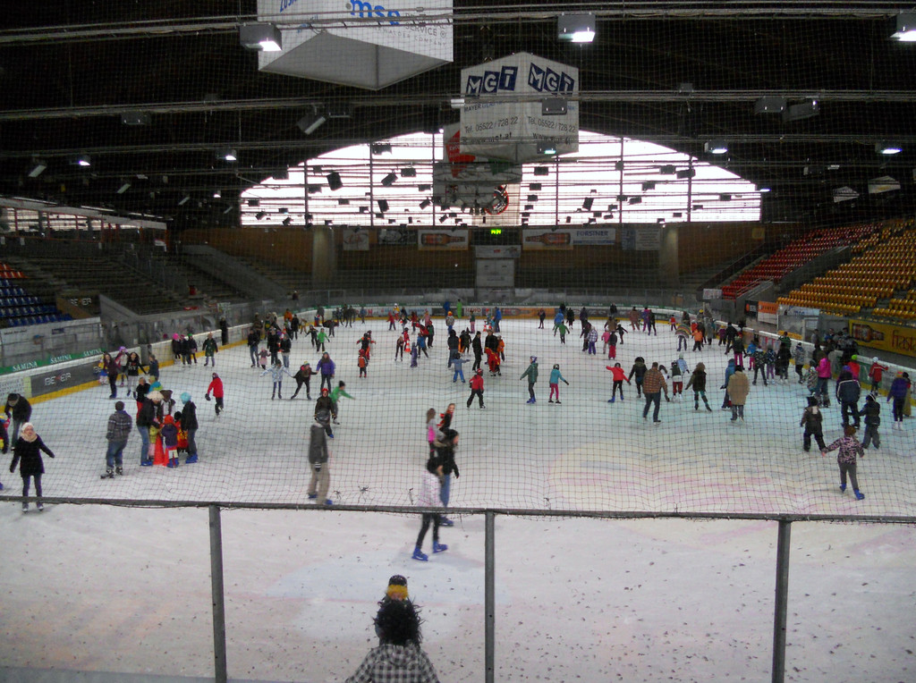 M__schgerle beim Tanz auf dem Eis.JPG