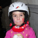 Pia _4_ aus Gisingen lie__ sich den Krapfen schmecken.JPG