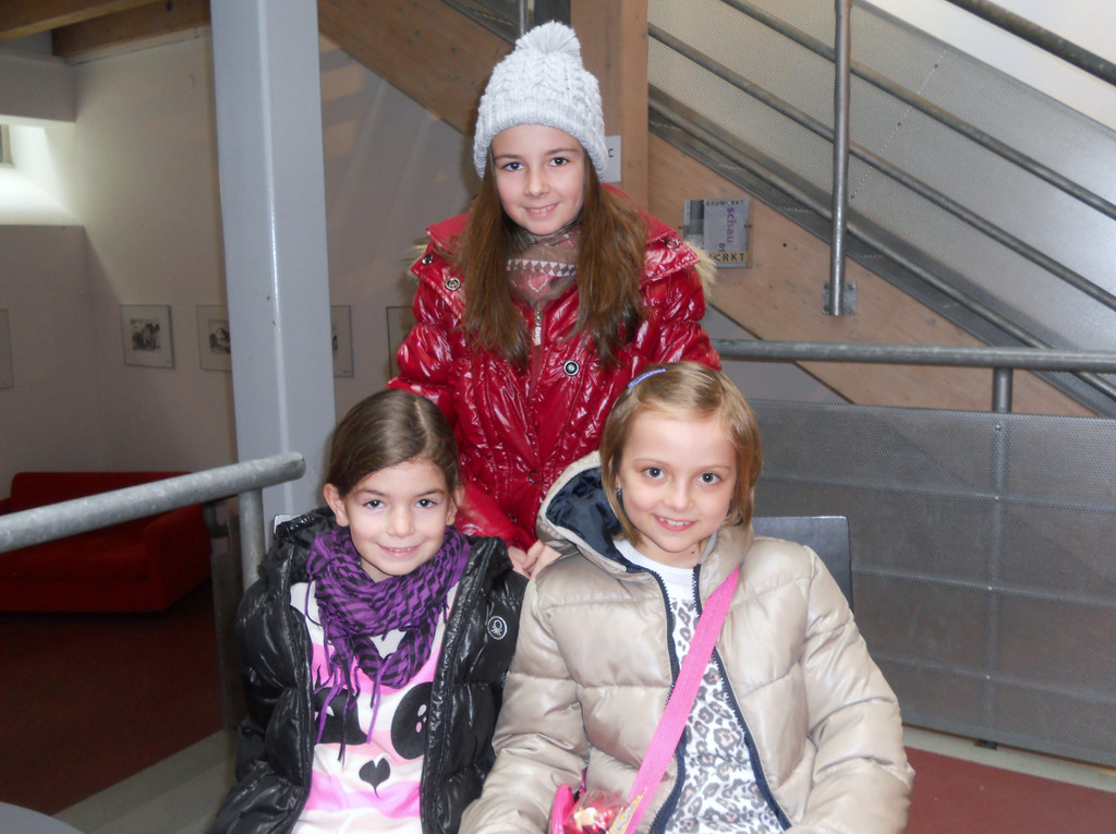 11 Emily _8__ Jana _10_ und Patricia _8_ aus Gisingen.JPG