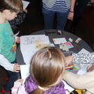 19 Im Anschluss an den Film darf gemalt werden.JPG