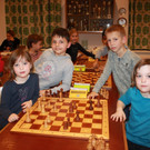 Zu Besuch bei der Anfängergruppe des diesjährigen Schachkurses