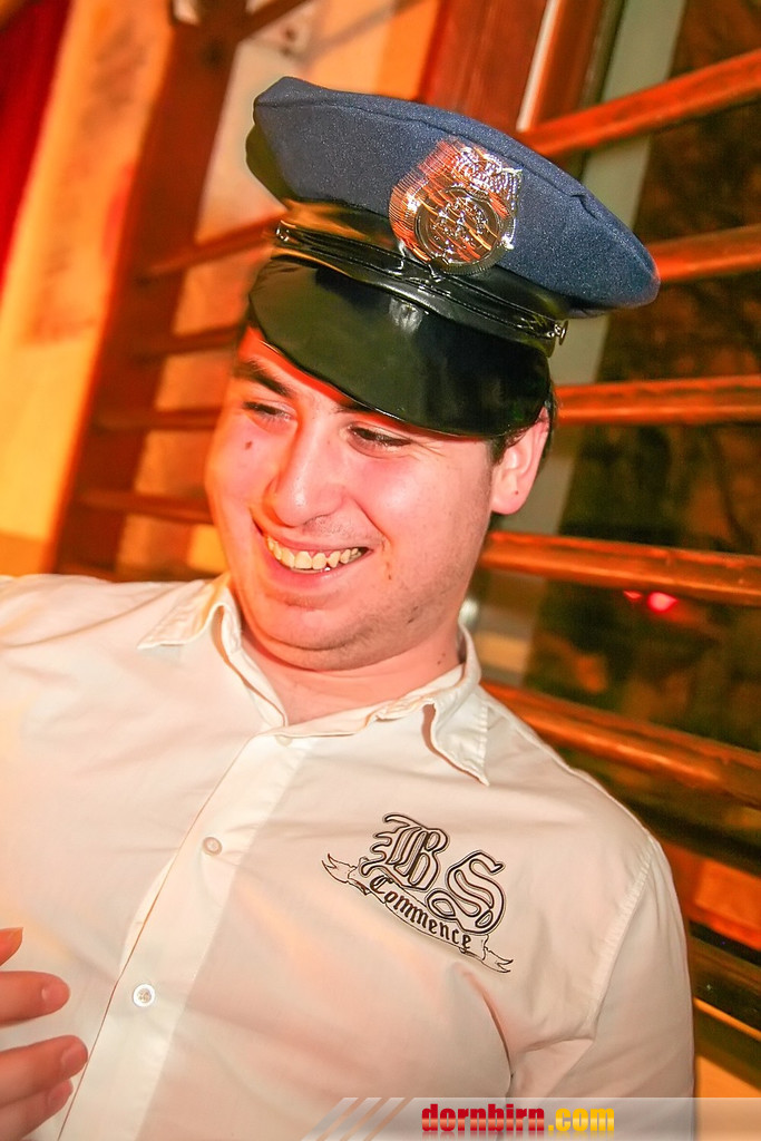 12618520.jpg