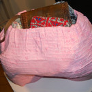 04 Installation Aunt Azemas Traveling Bag von Lana Jonuzi.JPG