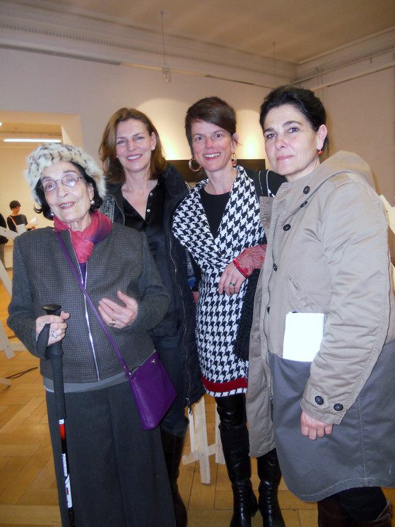 24 K__nstlerinnen unter sich - Mariella Scherling Elia_ Gertrude Neusser_ Uta Belina Waeger und Patrizia Grassmann.JPG