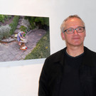 26 Georg Vith vor seinem Foto Was vor__bergehend bleibt.JPG