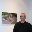 27 Georg Vith vor seinem Foto Was vor__bergehend bleibt.JPG