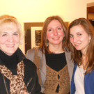 13 K__nstlerin Hildegard Unterweger mit ARTelier-Leiterinnen Ch_ Lingg und Constanze Wagner.JPG