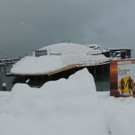    Seebühne vom Schnee befreit