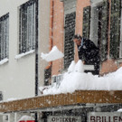 Schnee auf allen Dächern