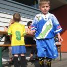 150409 Noah Fussball erstes Mal Rasen 009.jpg