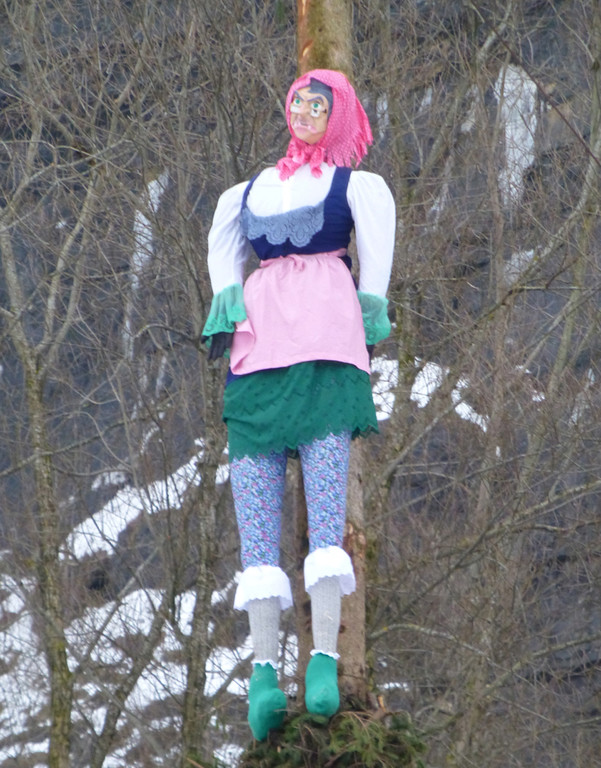 Erlach10Hexe_jpg-1361184947