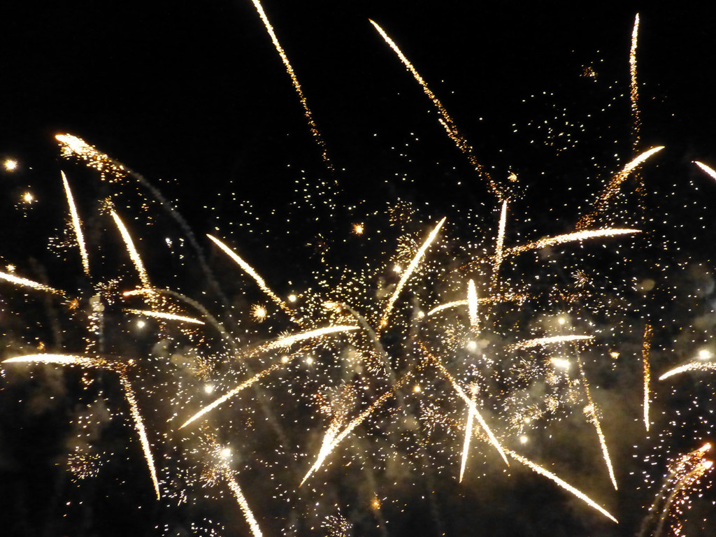 Schwefel3Feuerwerk_jpg-1361190600