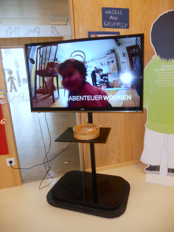 16 Informationsfilm __ber Gefahren im Haushalt.JPG