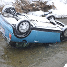 04_B55 Bad Schoenau_Pkw im Bach _3_.JPG