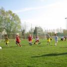 150409 Noah Fussball erstes Mal Rasen 041.jpg