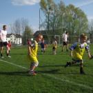150409 Noah Fussball erstes Mal Rasen 044.jpg